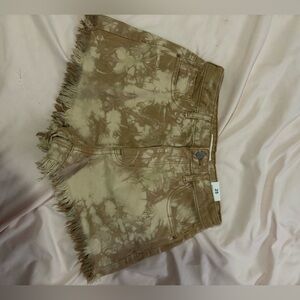 Cute brown and beige tie dye shorts from Pacsun